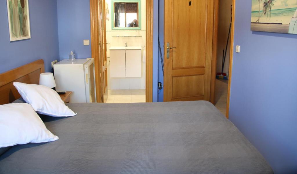 Hostal Burgales Milagro Екстериор снимка