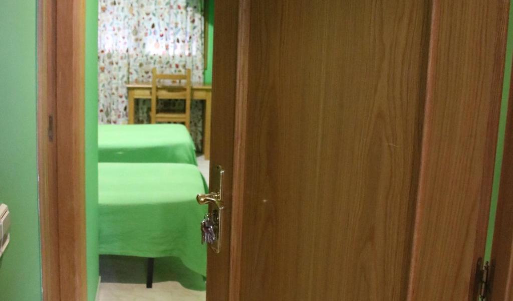 Hostal Burgales Milagro Екстериор снимка