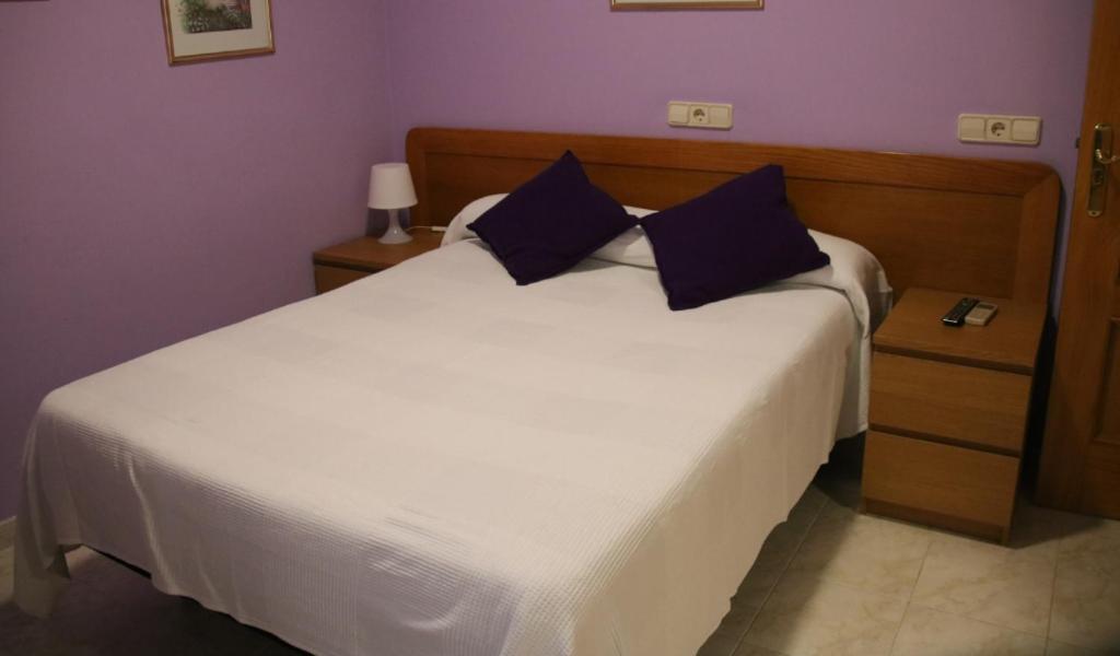 Hostal Burgales Milagro Екстериор снимка