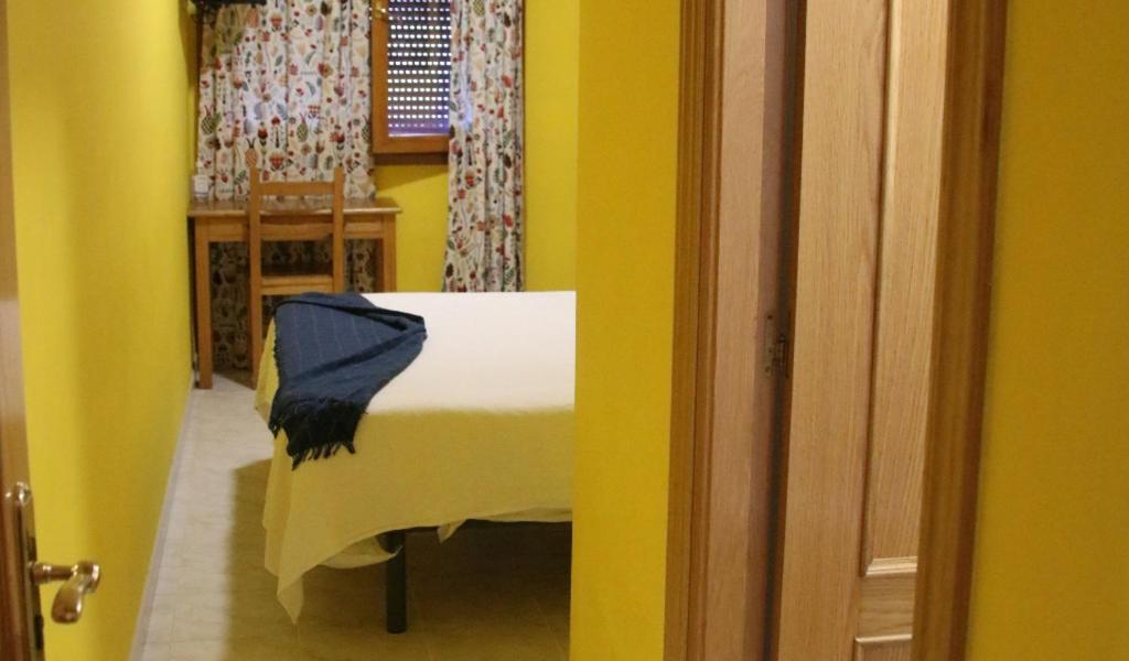 Hostal Burgales Milagro Екстериор снимка