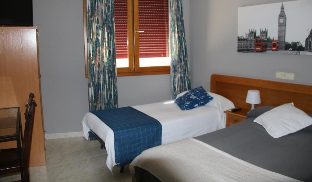 Hostal Burgales Milagro Екстериор снимка