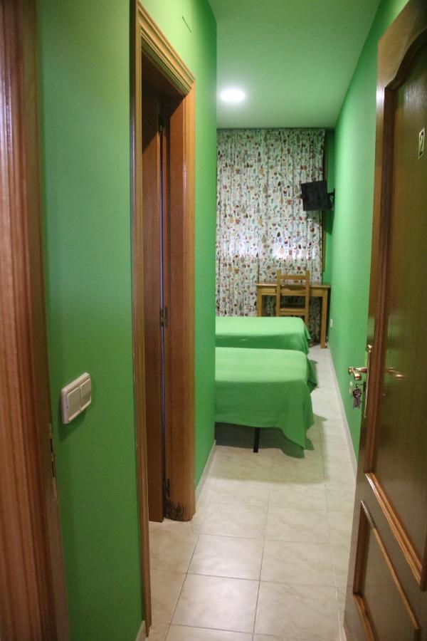 Hostal Burgales Milagro Екстериор снимка