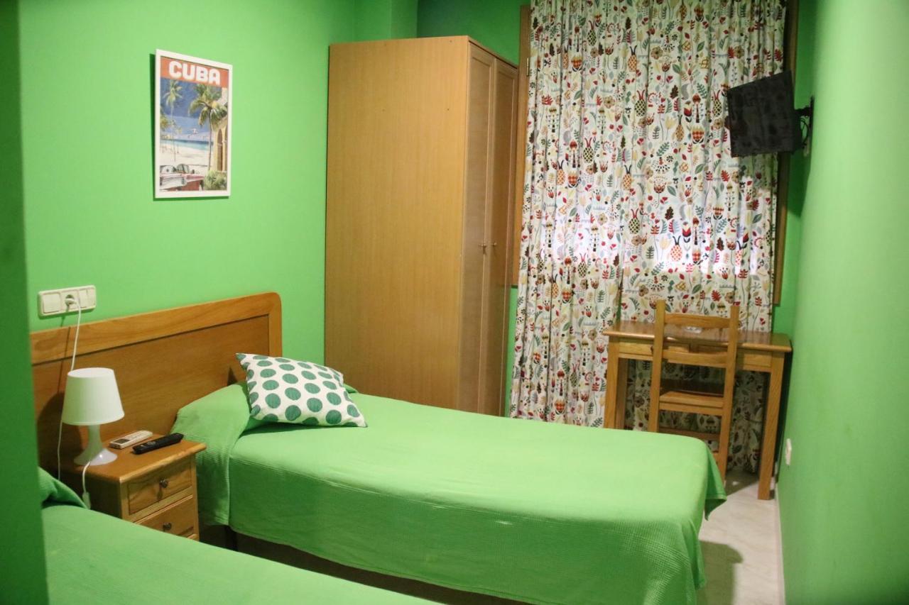 Hostal Burgales Milagro Екстериор снимка